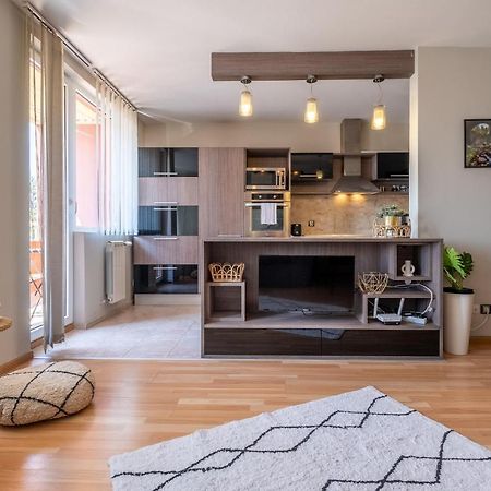 Deja Vu, Cozy & Quiet 1 Bdr Apt Fast Wi-Fi Szófia Kültér fotó