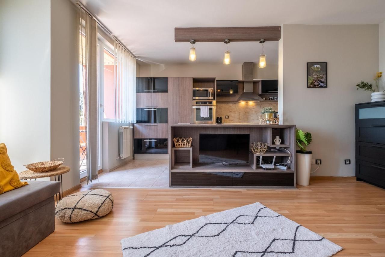 Deja Vu, Cozy & Quiet 1 Bdr Apt Fast Wi-Fi Szófia Kültér fotó